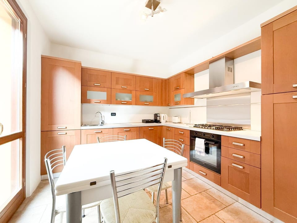 Kitchen or kitchenette, Dining area, dishwasher, oven, stove, toaster