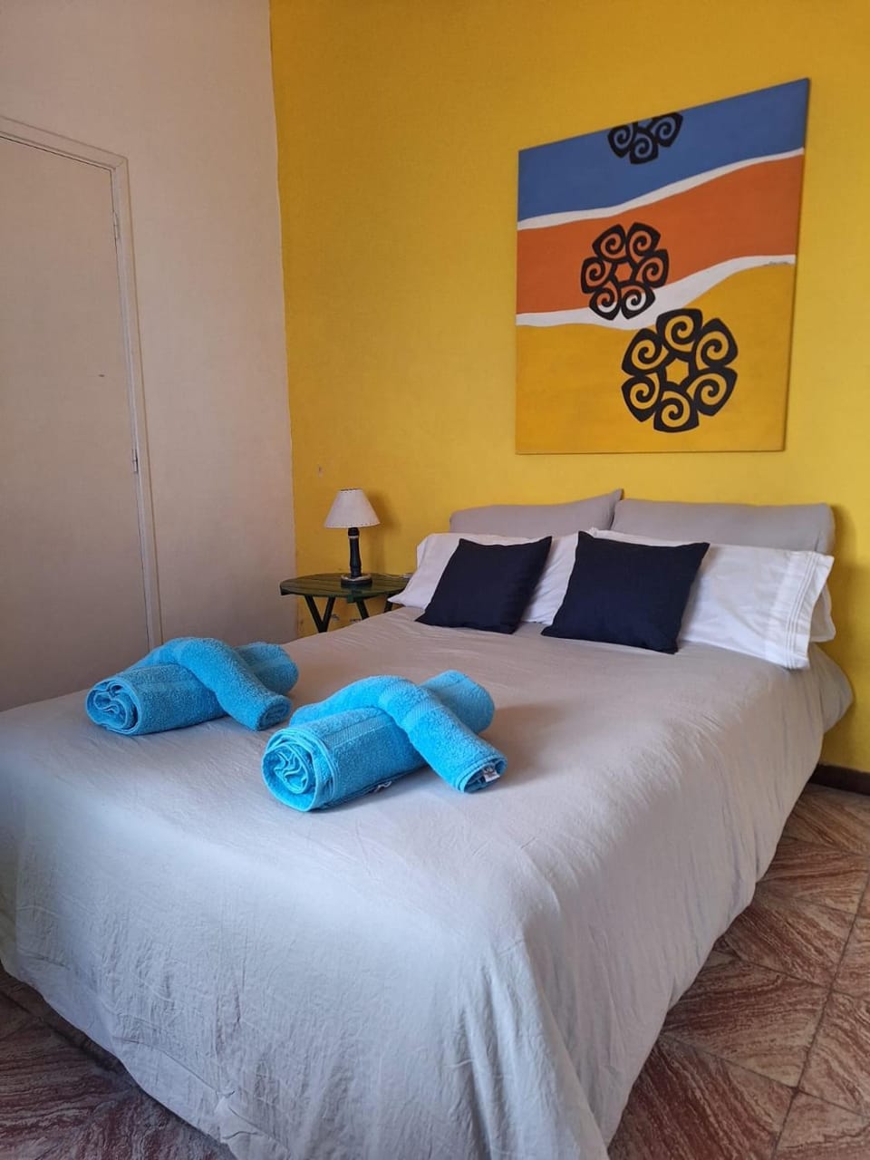 Bed, Bedroom, towels
