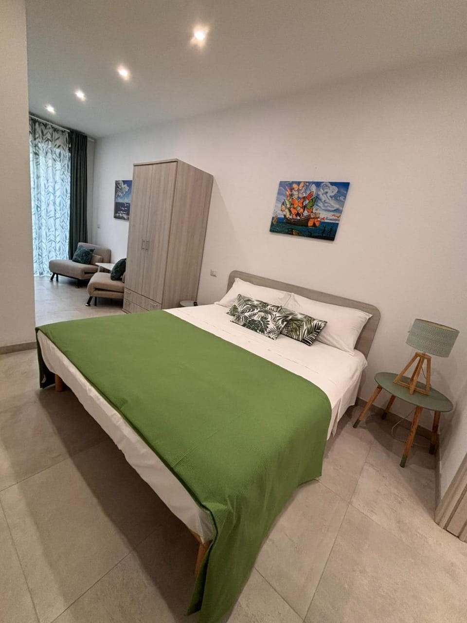 Bed, Photo of the whole room, Bedroom