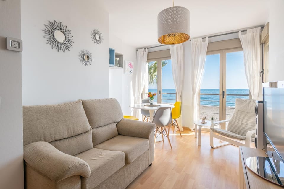 Natural landscape, Living room, Dining area, Sea view