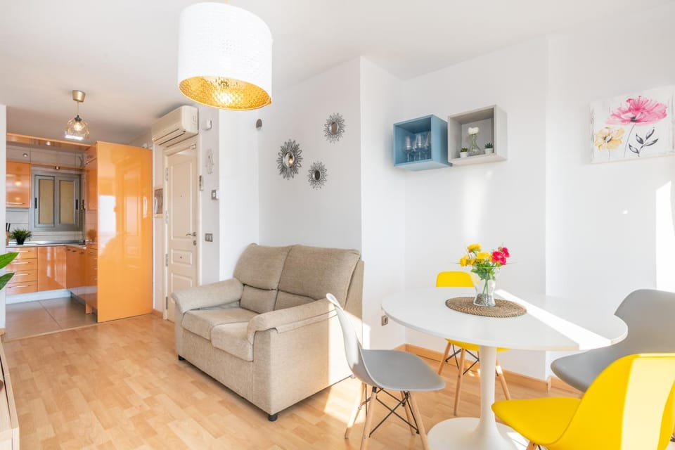 Kitchen or kitchenette, Living room, Seating area, Dining area, air conditioner