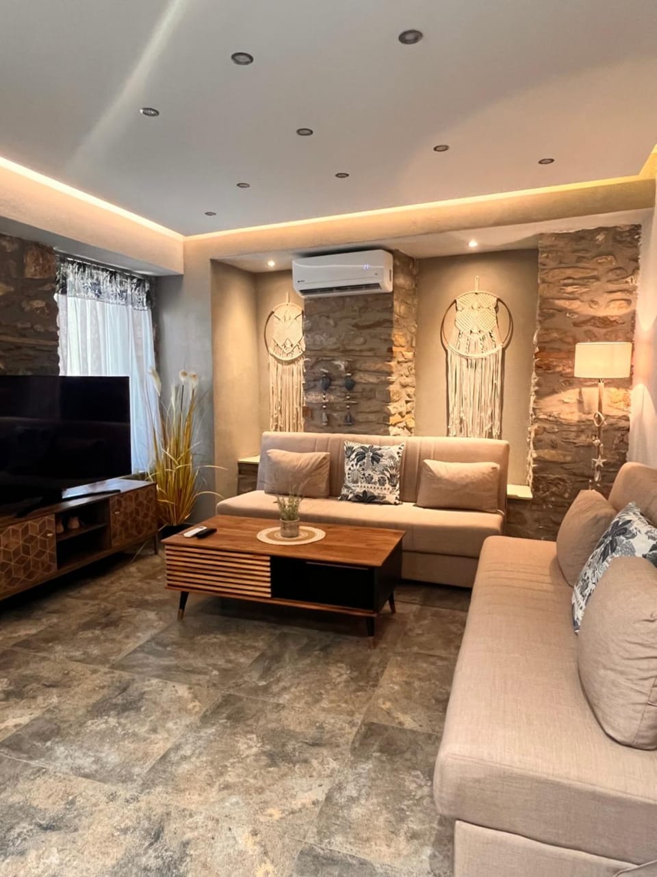 Living room, Seating area