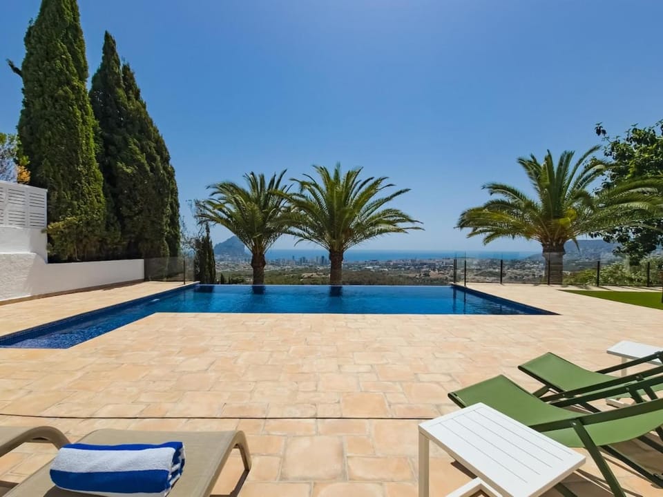 Natural landscape, Pool view, Sea view, Swimming pool, Swimming pool, sunbed