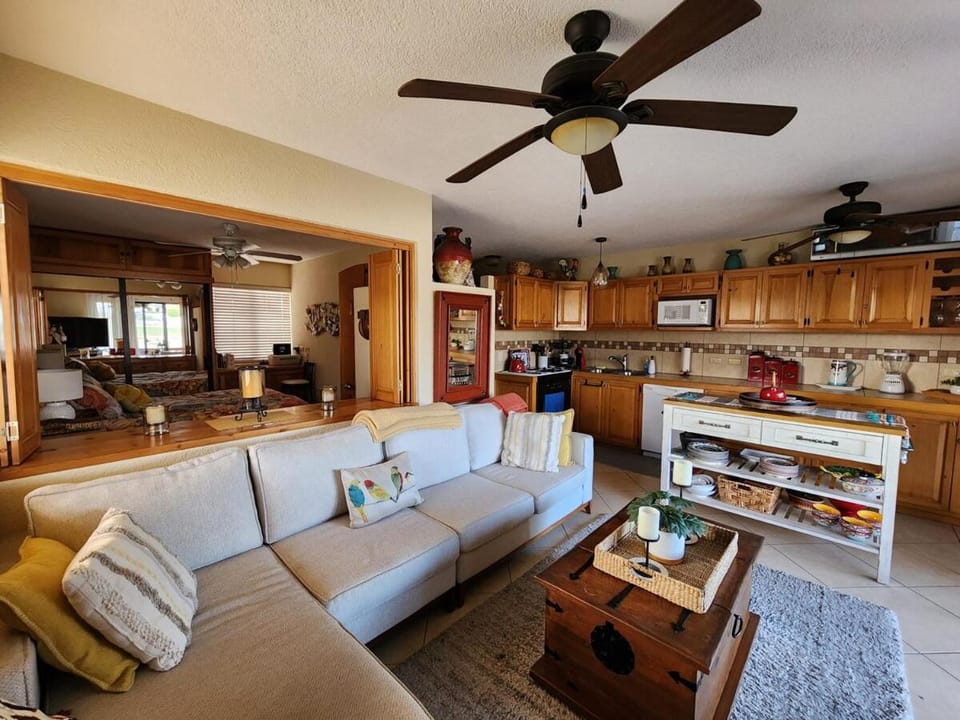 Beach Eateries 10 min walk 1BDRM Golf view Apartment in San Jose del Cabo