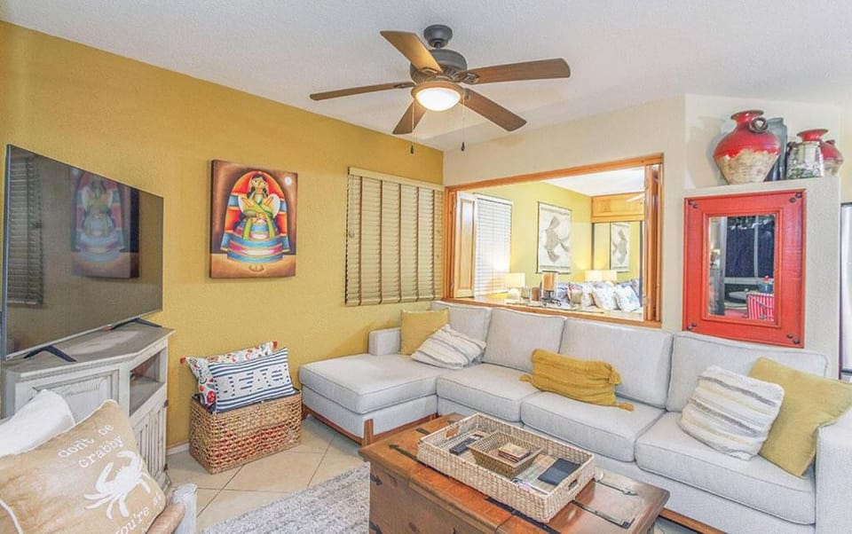 Beach Eateries 10 min walk 1BDRM Golf view Apartment in San Jose del Cabo