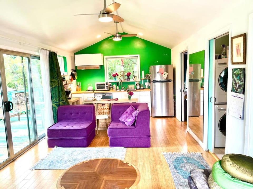 Kitchen or kitchenette, Living room, Seating area