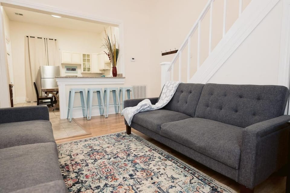 Monthly - Dumaine Historic Gem - Front House 1bed House in French Quarter