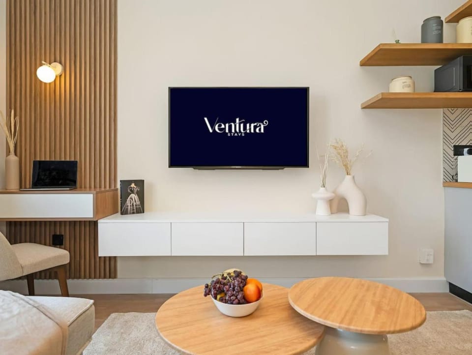 Contemporary 1BR in Collective 2.0 Luxury and Comfort Apartment in Dubai