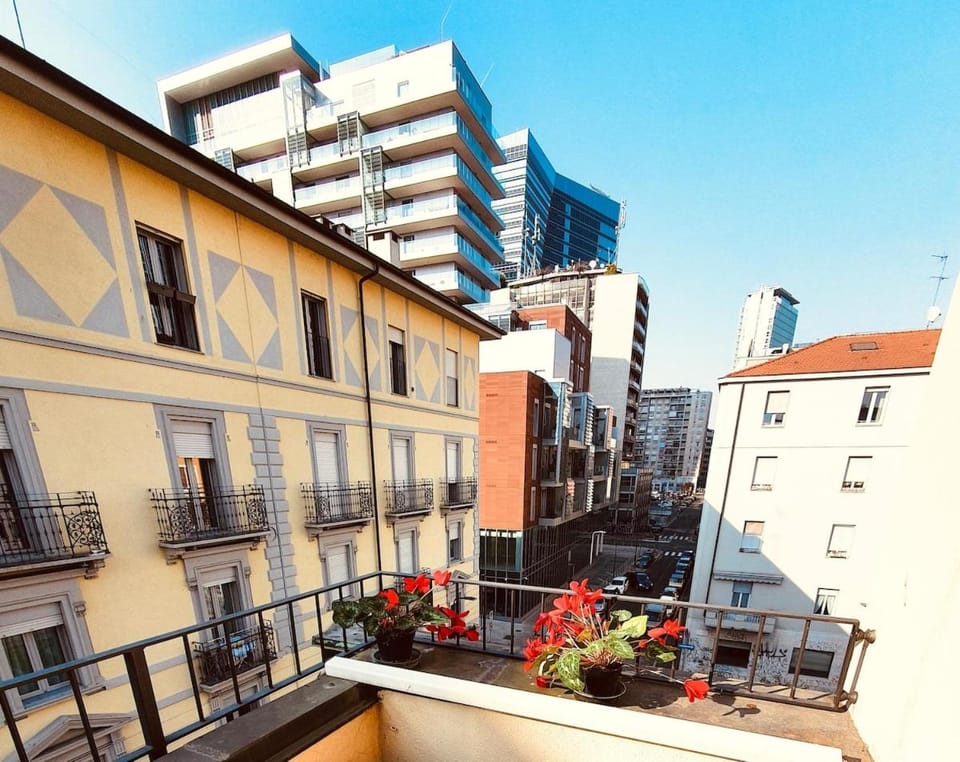 Comfortable Home 6 min from Central Station Apartment in Milan