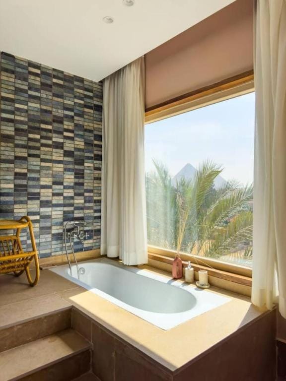 Hot Tub, Bath