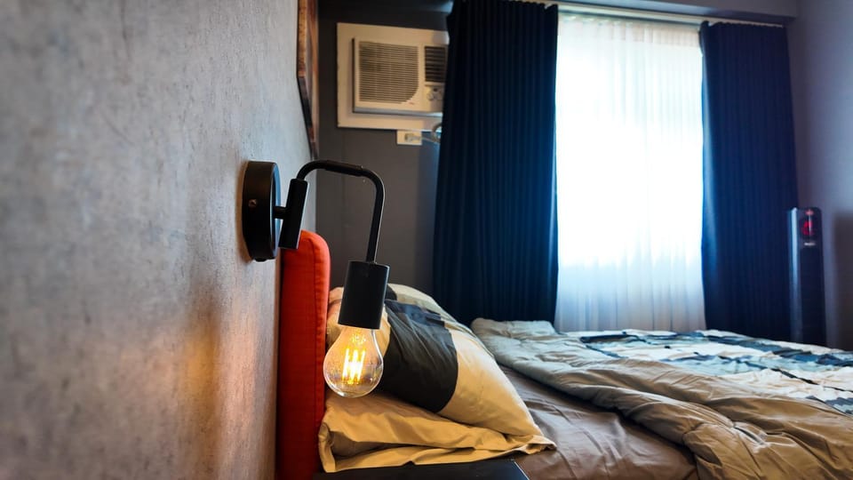 Bed, TV and multimedia, Photo of the whole room, Bedroom, air conditioner