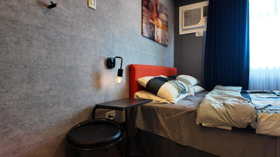 Bed, Photo of the whole room, Bedroom, air conditioner