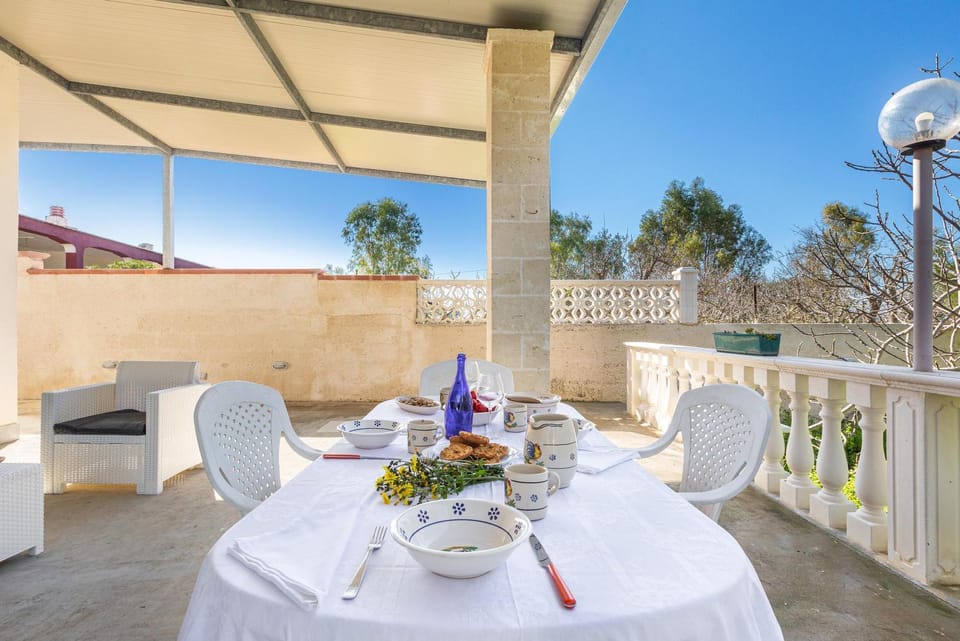 Patio, Dining area, Garden view