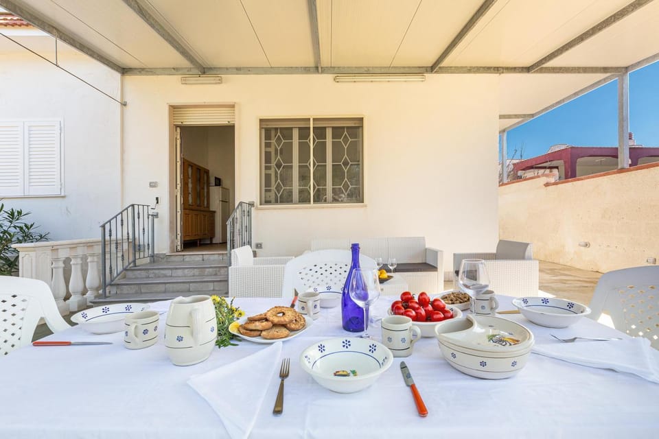 Patio, Dining area