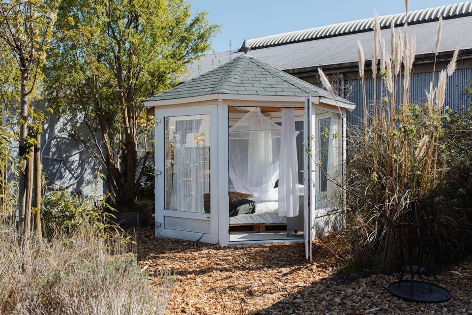 DE BUITENKANS urban camping - unique cabins Cabin in Rotterdam