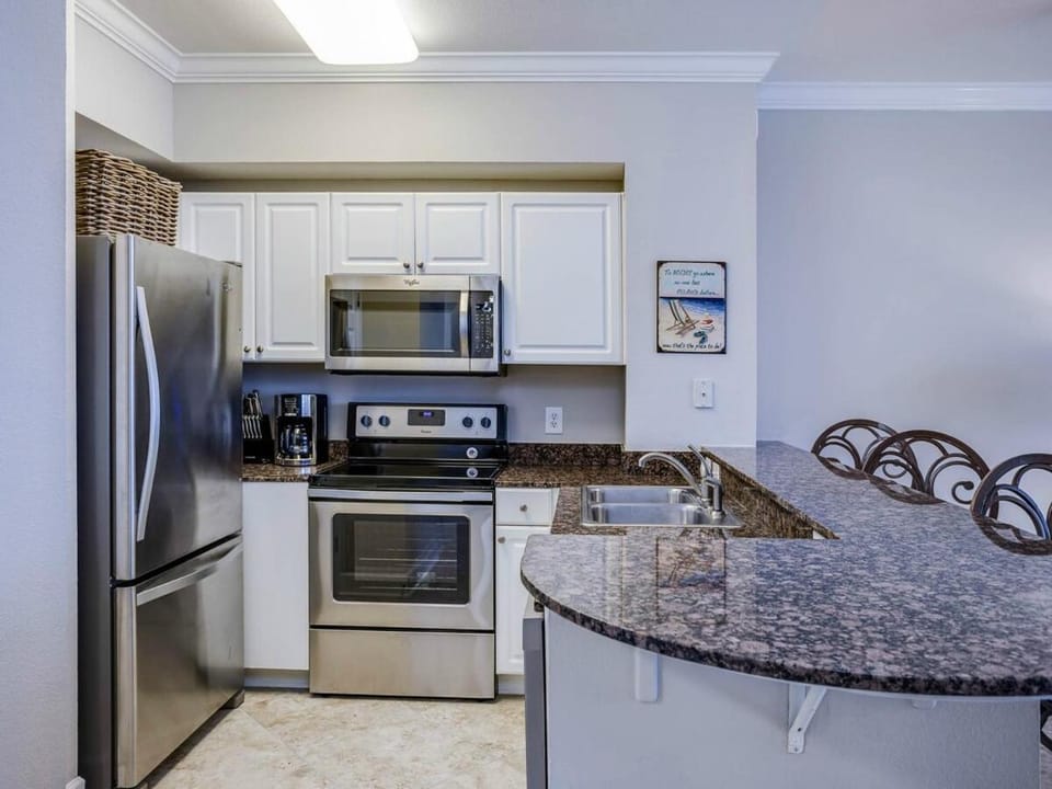 King Master Bedroom, 2 Baths, Free Beach Chairs, Close to Pier Park-1209 Apartment in Panama City Beach