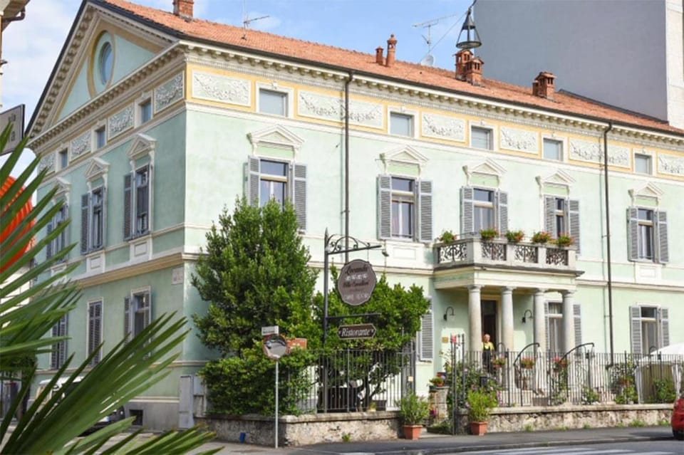 Property building, Day, Landmark view