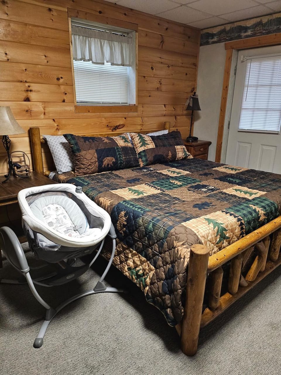 Hawkeye Lodge House in Pigeon Forge