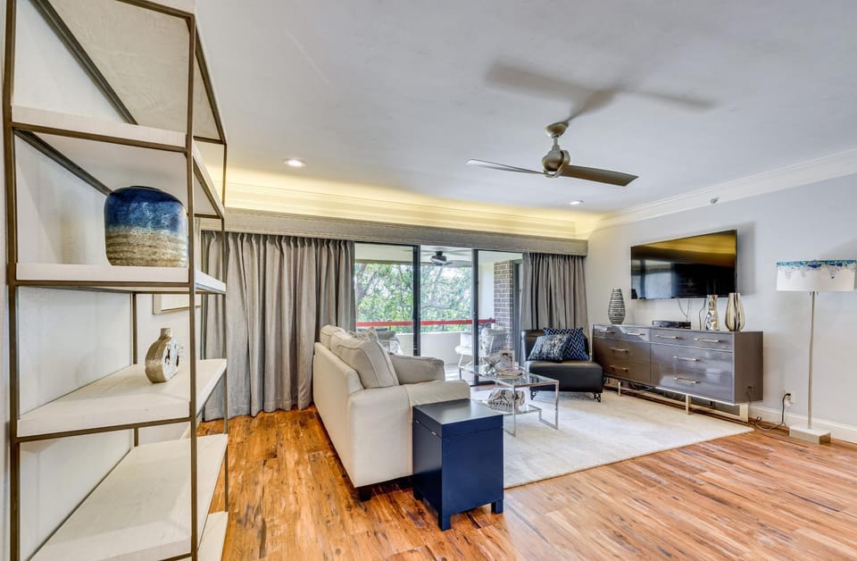 8 Mi to Honeymoon Island: Golf Getaway w/ Balcony! House in Palm Harbor