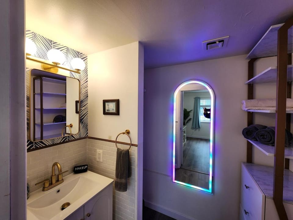 Coastal Cove-Pet Friendly Unit, Next to Water Park House in Atlantic City