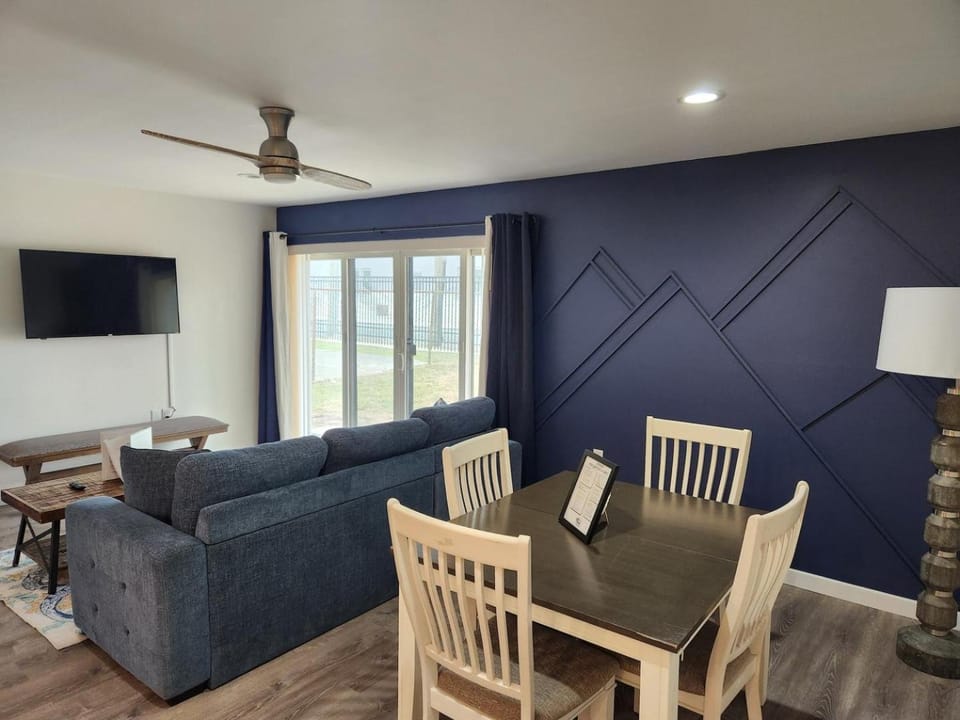 Coastal Cove-Pet Friendly Unit, Next to Water Park House in Atlantic City