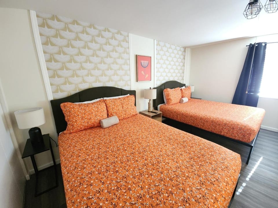 Uptown Grove AC-1 Block from Casino & Boardwalk! House in Atlantic City