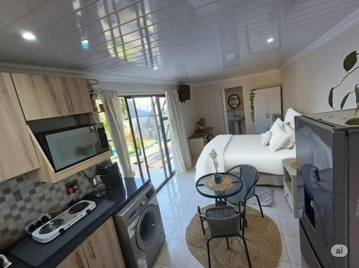 Stylish Studio in Tableview Stay Apartment in Cape Town