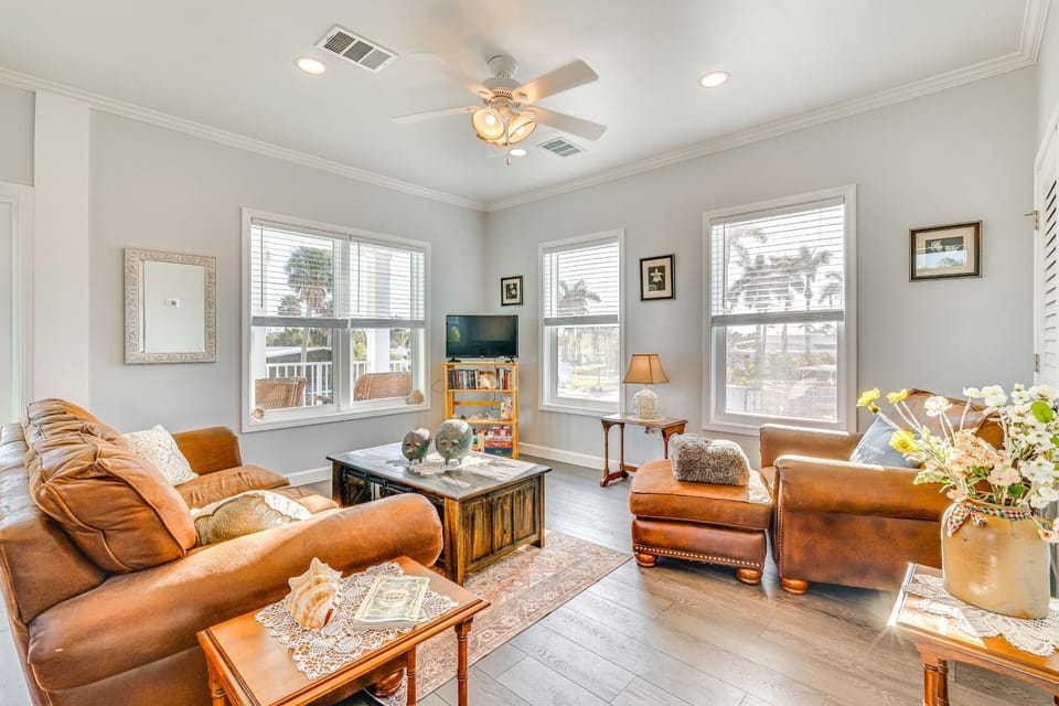 1 Mi to Beach Access: Home w/ Porch in Fort Myers! House in Iona