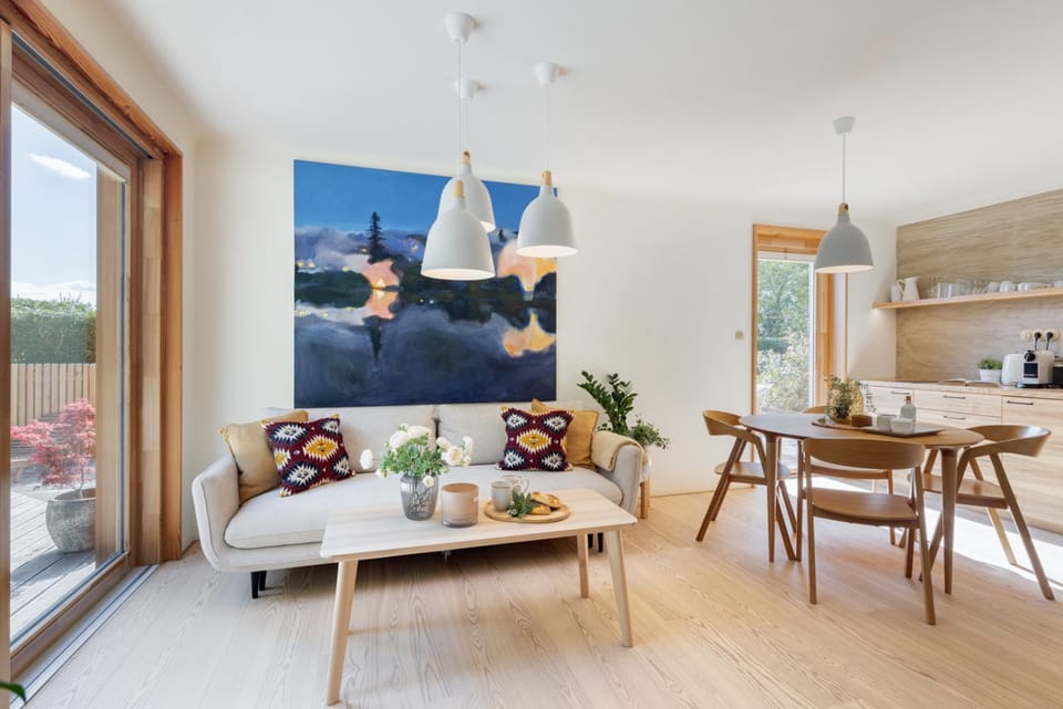 Living room, Dining area