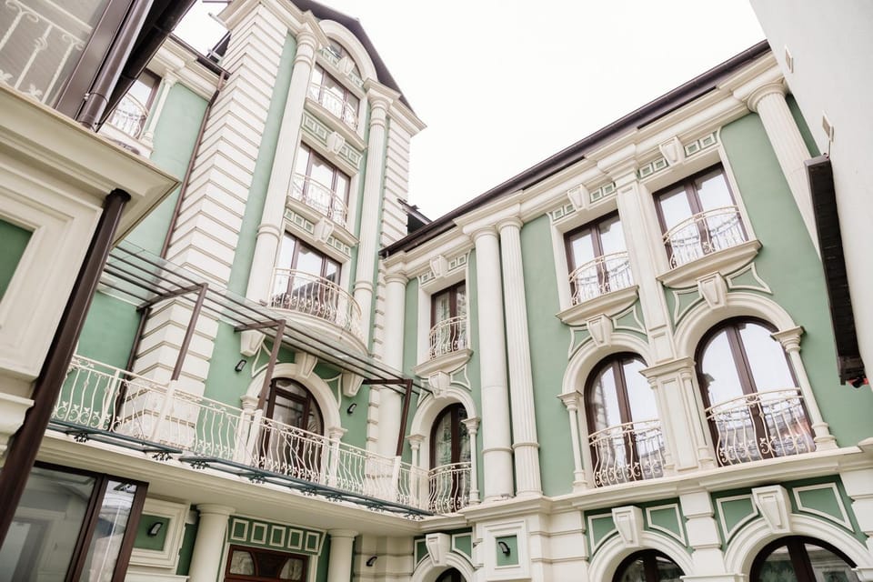 Property building, Day