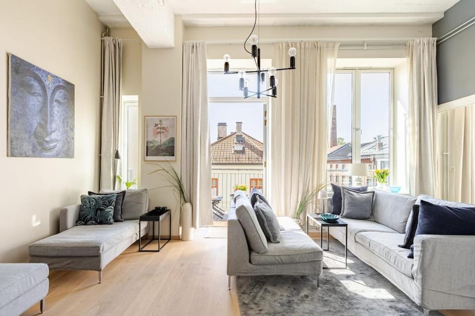 Living room, Seating area