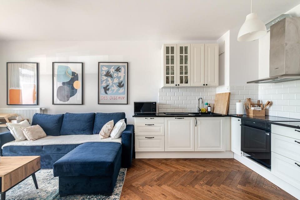 Kitchen or kitchenette, Living room, Seating area, stove
