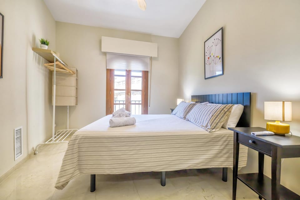 Bed, Bedroom, heating, internet, towels, air conditioner