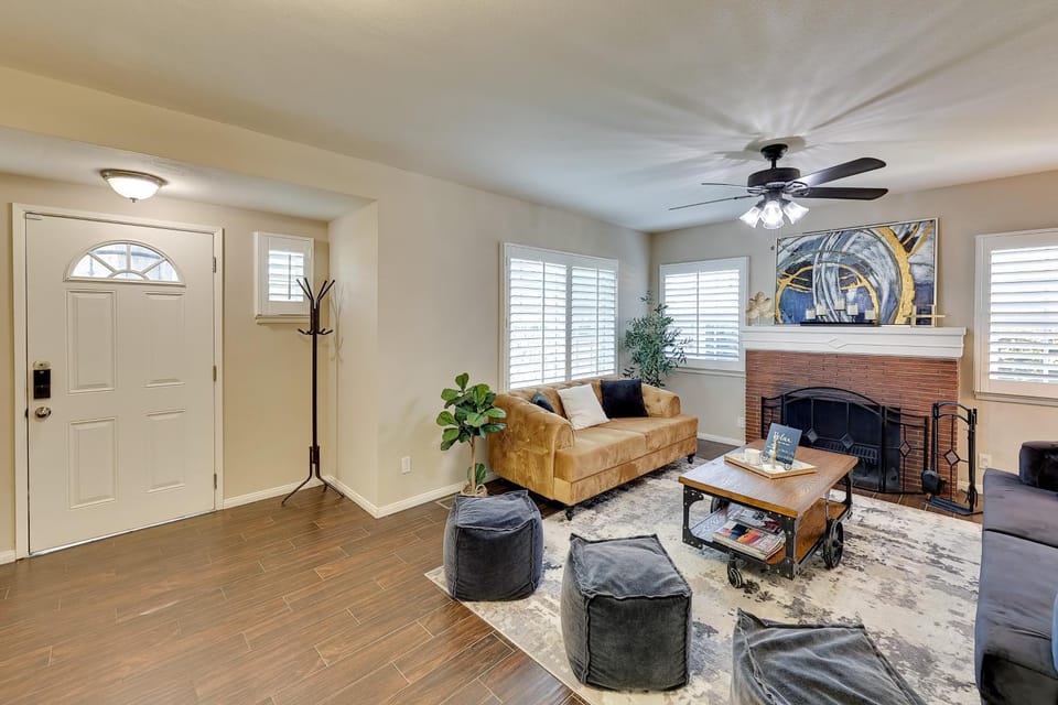 4 Mi to Dtwn Riverside Gem with Pool and Game Room House in Riverside