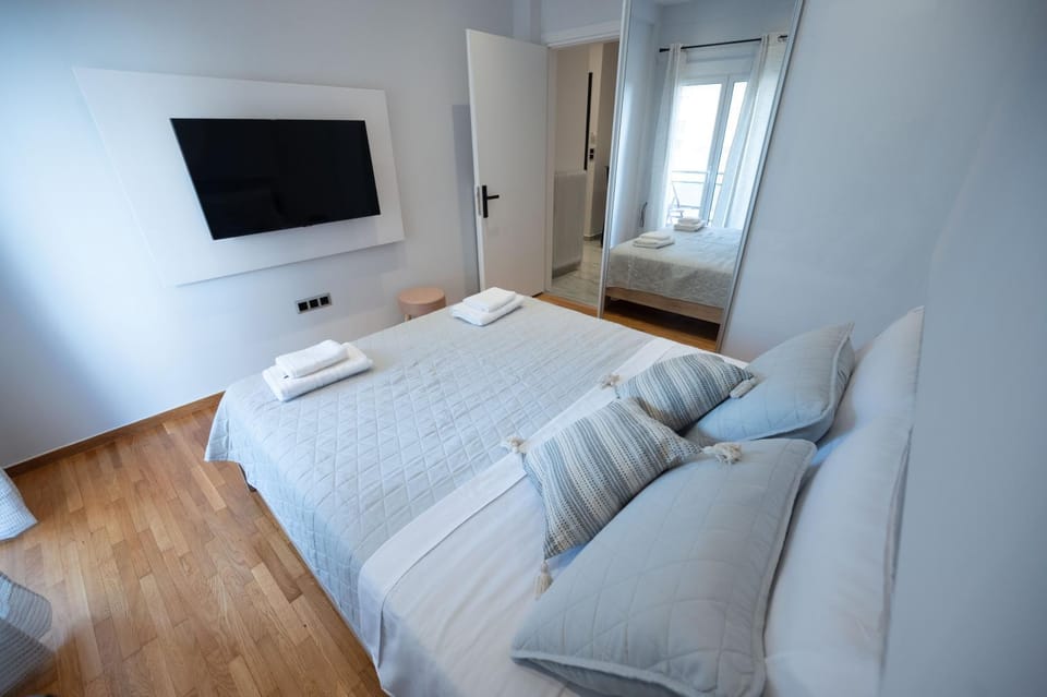 Athens Modern Hub Apartment in Athens