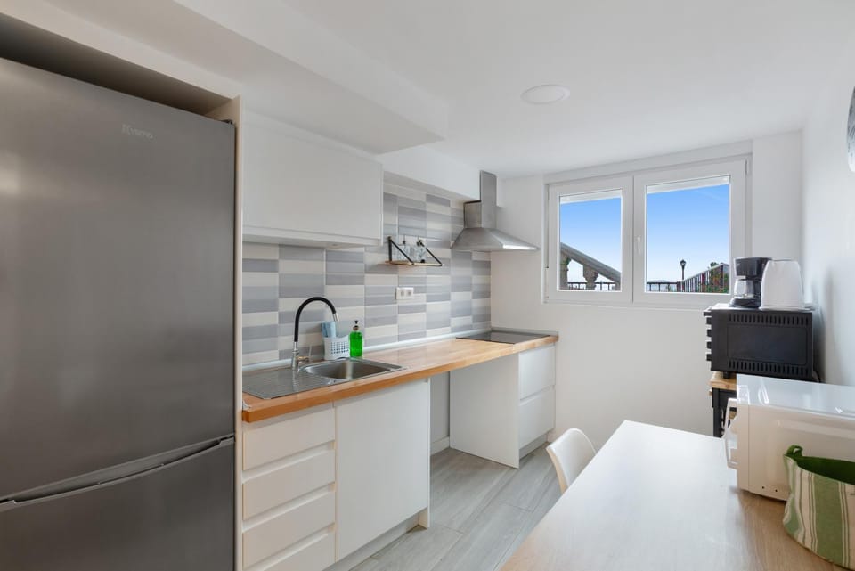 Kitchen or kitchenette, Living room