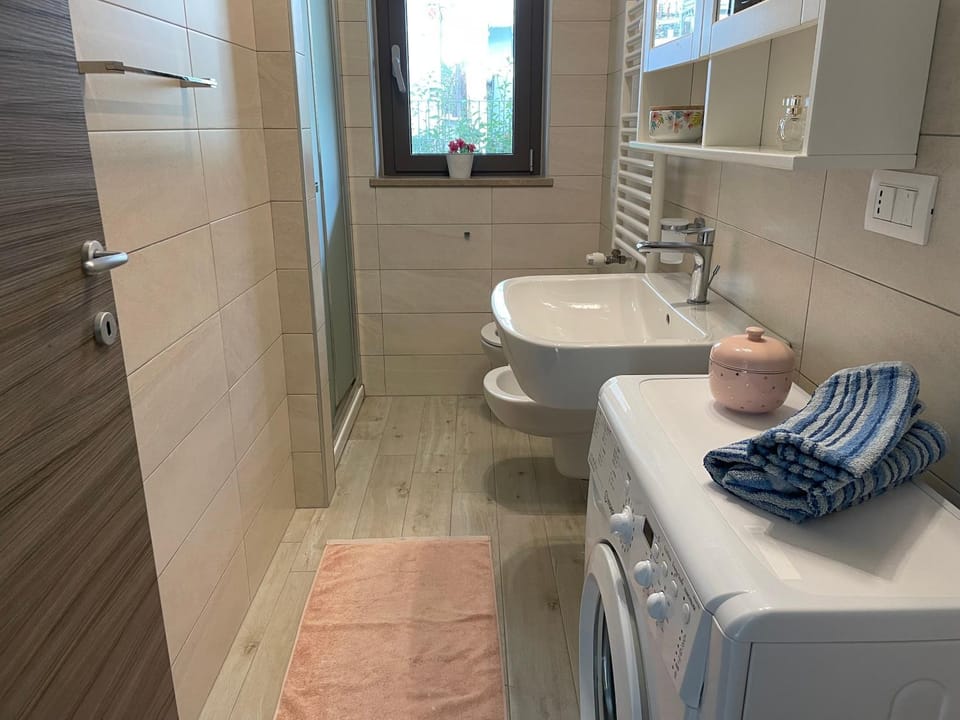 Toilet, Bathroom