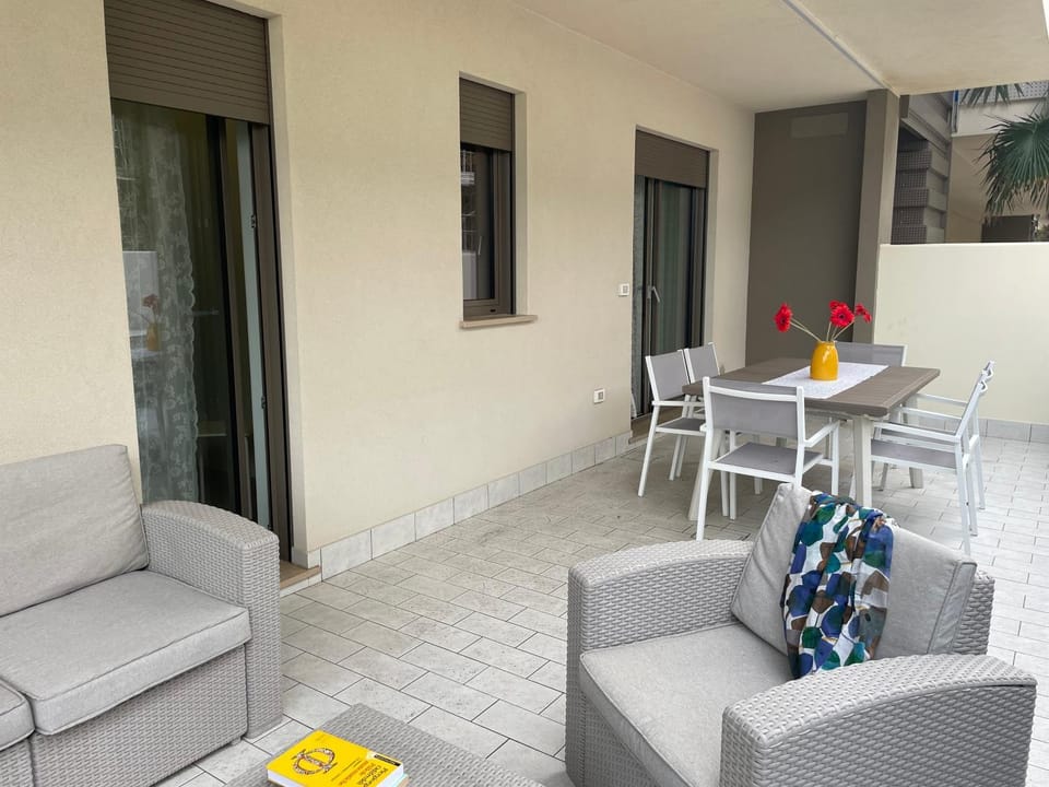 Patio, Balcony/Terrace, Dining area