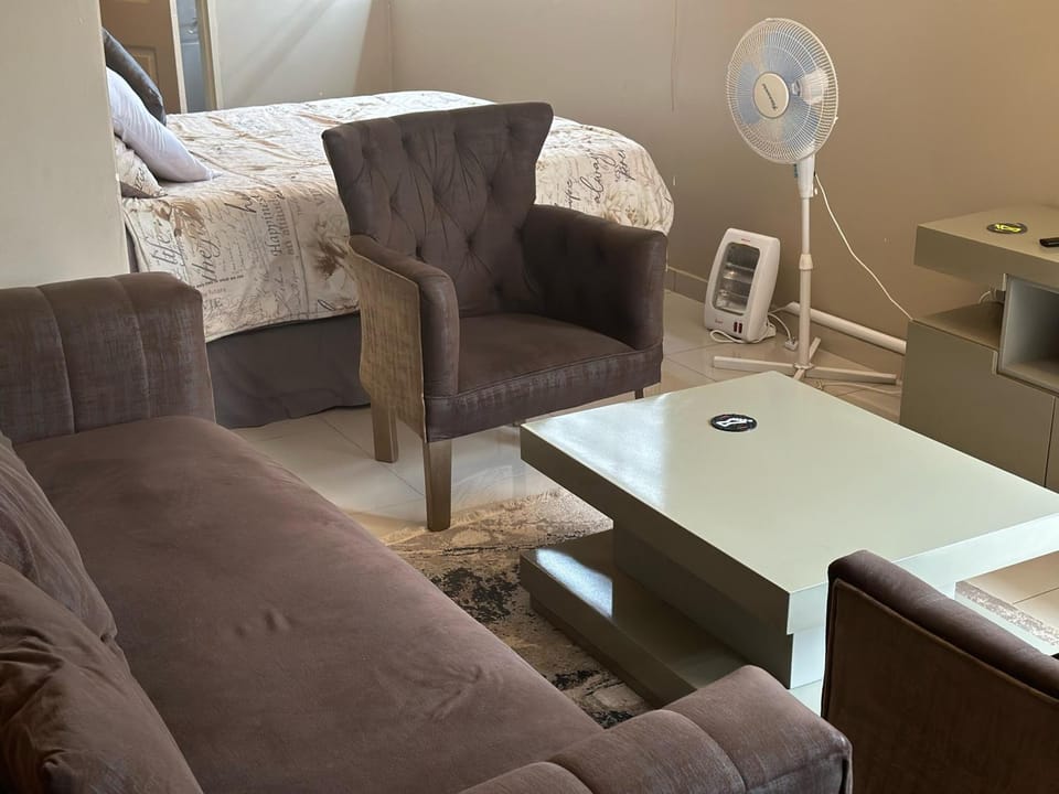 Lemao Guest House Bed and Breakfast in Gauteng