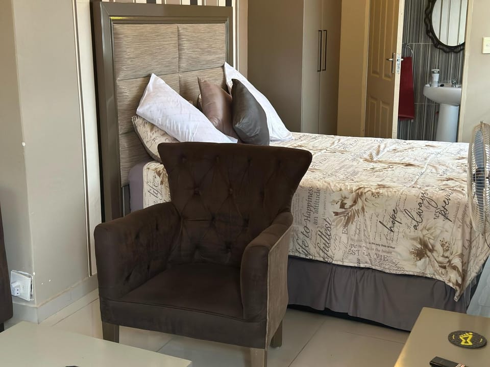 Lemao Guest House Bed and Breakfast in Gauteng