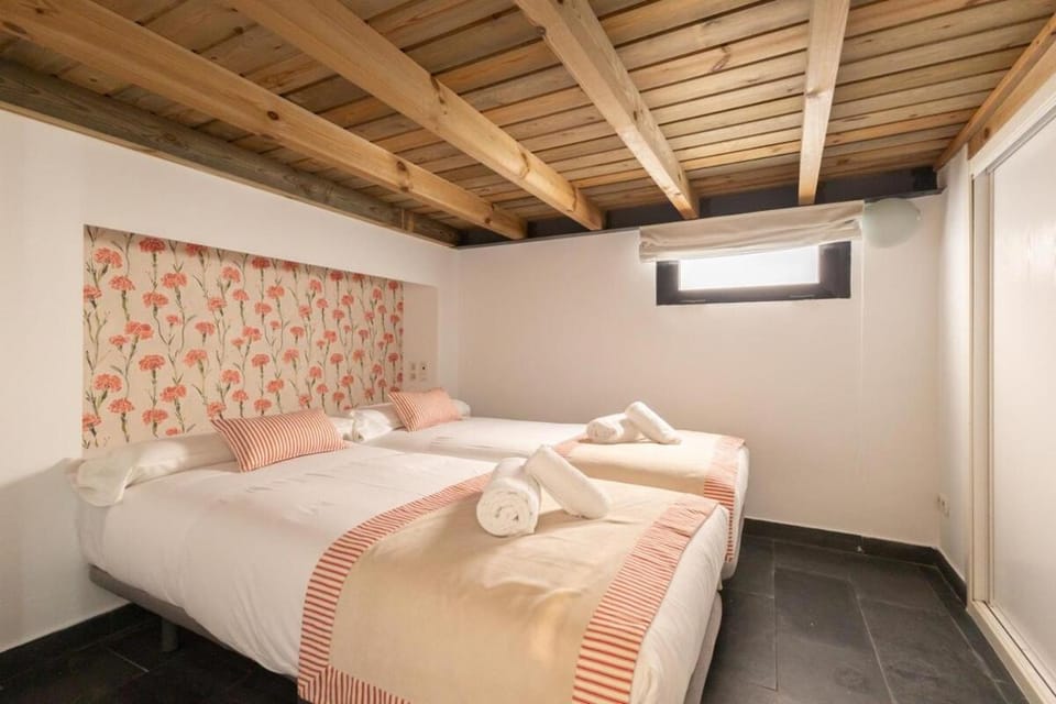 Puerta Osario Oasis by Valcambre Apartment in Seville