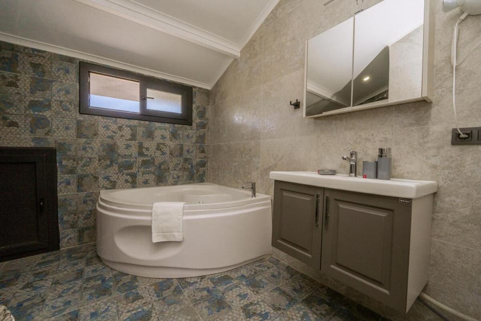 Hot Tub, Bathroom, Bath