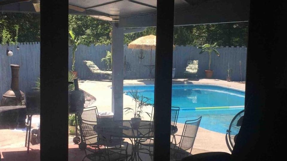 Kentucky Lake Pool Home in Moors Resort Area House in Lake Barkley
