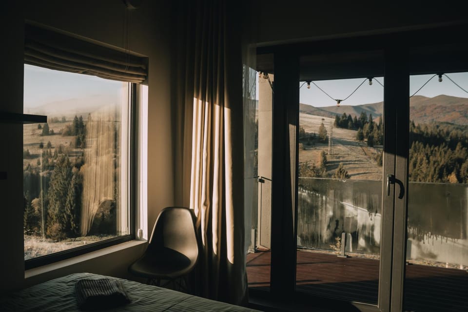 Bed, Photo of the whole room, Mountain view
