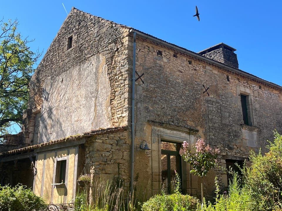 Grande chambre renaissance Vacation rental in Nouvelle-Aquitaine