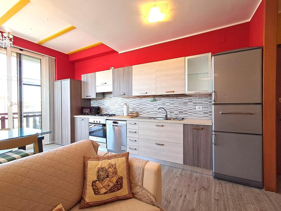 Kitchen or kitchenette, oven, stove