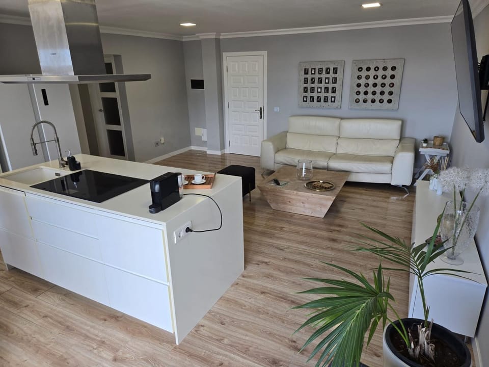 Kitchen or kitchenette, Living room, Seating area