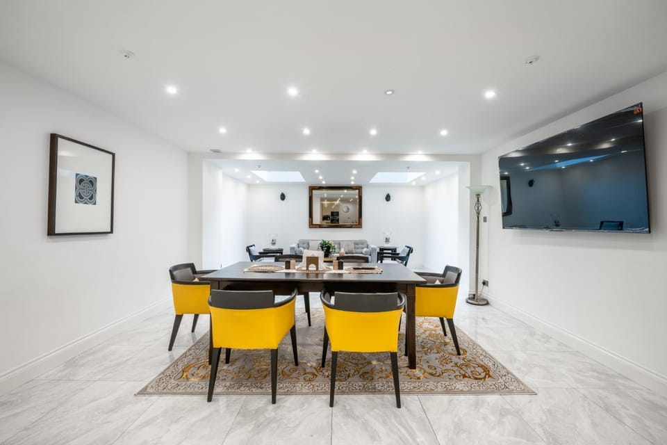 TV and multimedia, Dining area