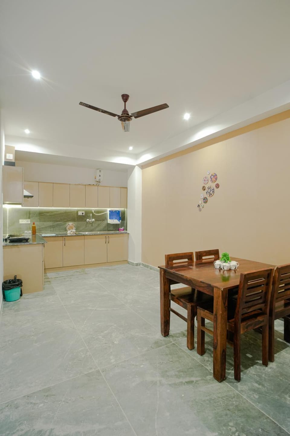 Dining area, kitchen