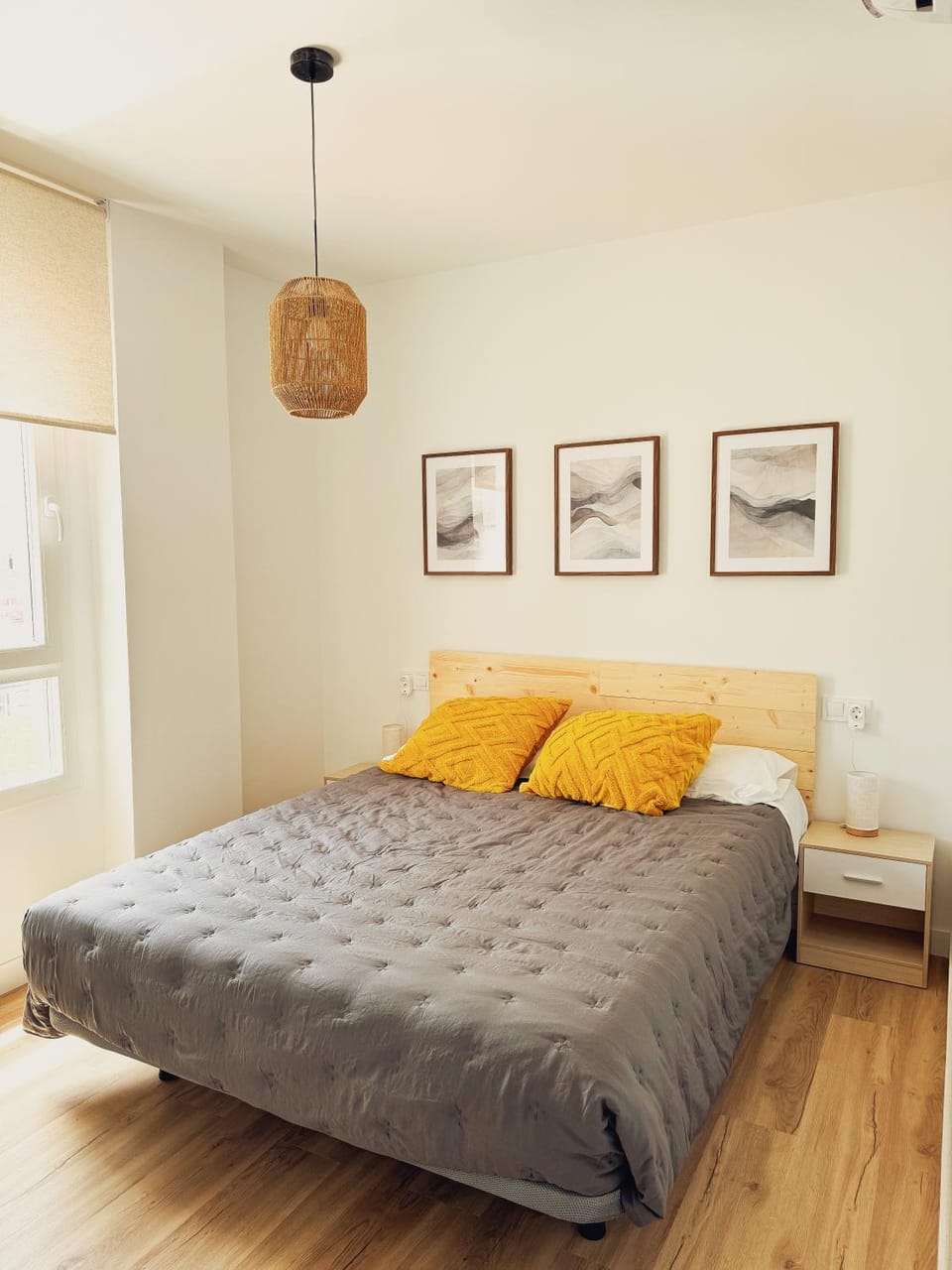 Bed, Photo of the whole room, Bedroom, air conditioner